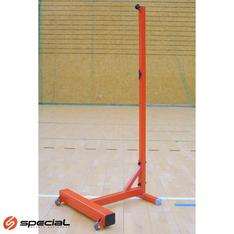 badminton-stalak-1741766385 Stalak za badminton, prijevozni sa gumenim kotačima, težina 30 kg po nosaču - Slika 1